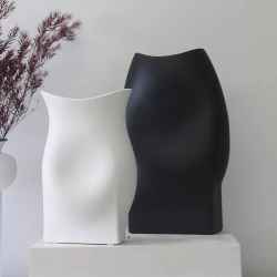 Ceramic Vase -Matte Black